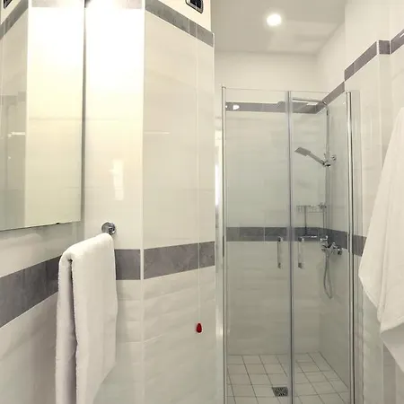 Ferrocino 3* غالاتوني