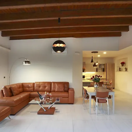 Ferrocino Θέρετρο